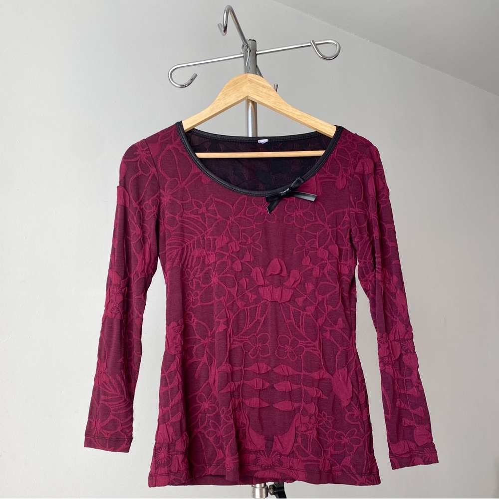 🍂 2010s Burgundy 3D Floral Textured Fitted Long Sleeves Top Faux Leather Trim
